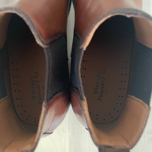 Vintage Foundry Co. Men's Brown Cognac Darwin Chelsea Boot size 10.5 NEW IN BOX - Picture 5 of 7